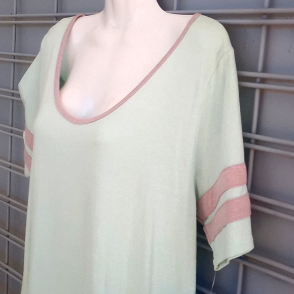 LulaRoe Contrasting Trim Perfect T Tunic Top - Picture 9 of 12